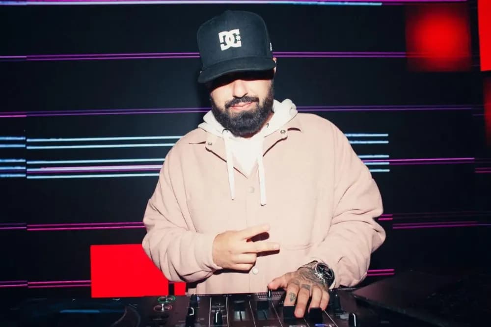 Слайд из фотографий школы Pioneer DJ School