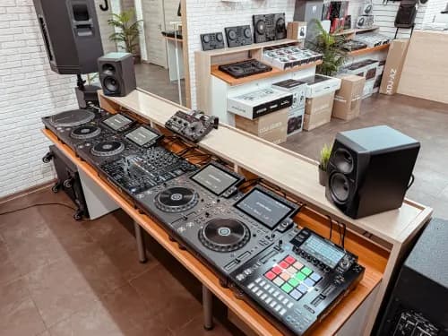 Фото Pioneer DJ School